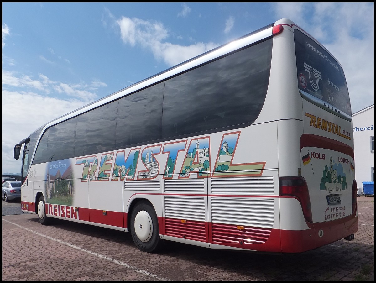 Setra 415 HD von Remstal aus Deutschland im Stadthafen Sassnitz.