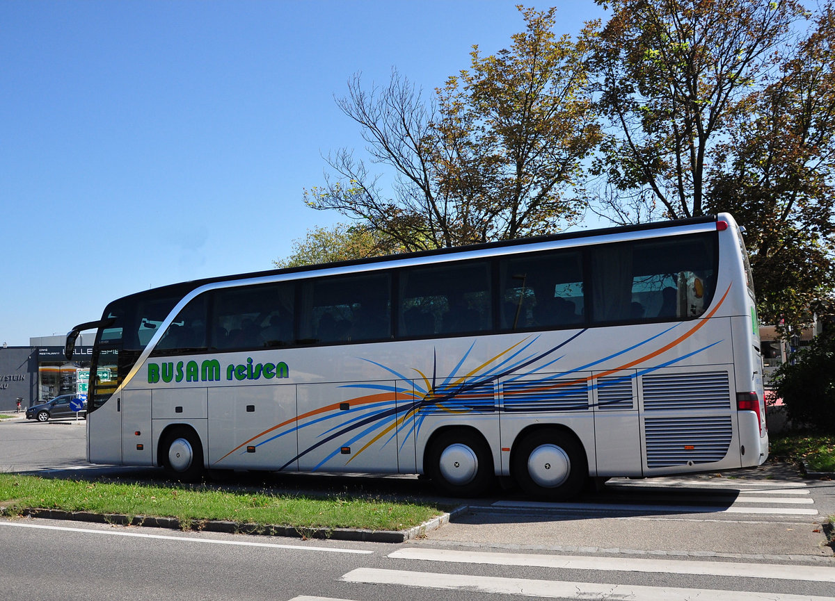 Setra 415 HDH von BUSAM Reisen aus sterreich in Krems unterwegs.