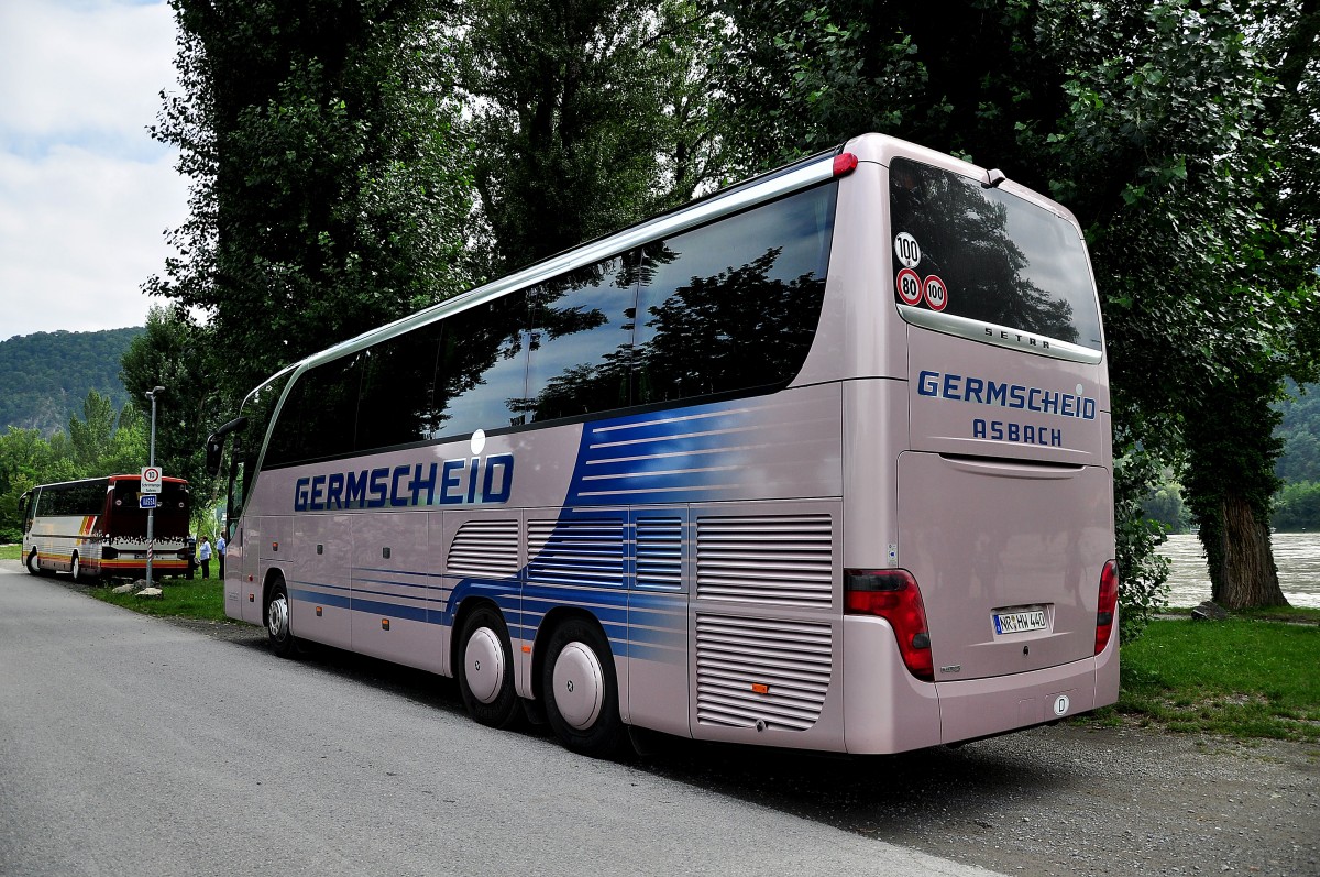 Setra 415 HDH von Germscheid Reisen aus der BRD am 1.August 2014 bei Krems gesehen.