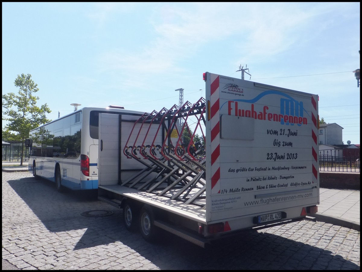 Setra 415 NF mit H�nger der Kraftverkehrsgesellschaft mbH Ribnitz-Damgarten in Ribnitz-Damgarten.
