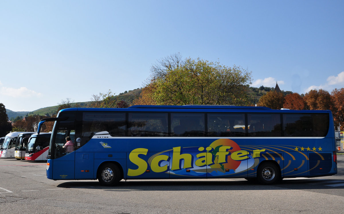 Setra 416 GT-HD von Sch�fer Reisen aus der BRD in Krems.