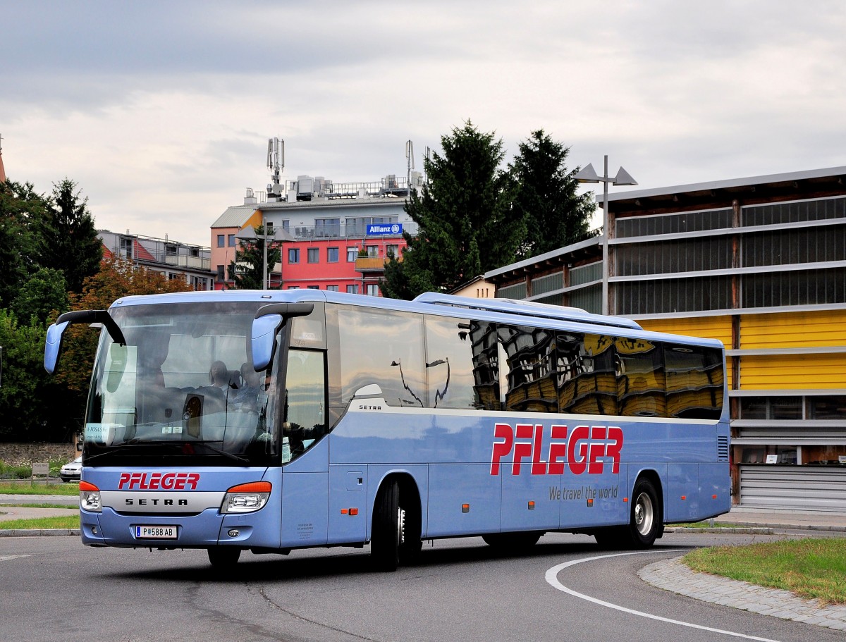 Setra 416 GT von Pfleger Reisen aus Nieder�sterreich am 5.Juli 2014 in Krems.