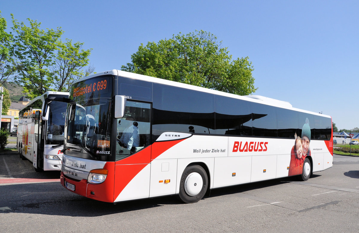 Setra 416 H von Blaguss Reisen aus �sterreich in Krems gesehen.