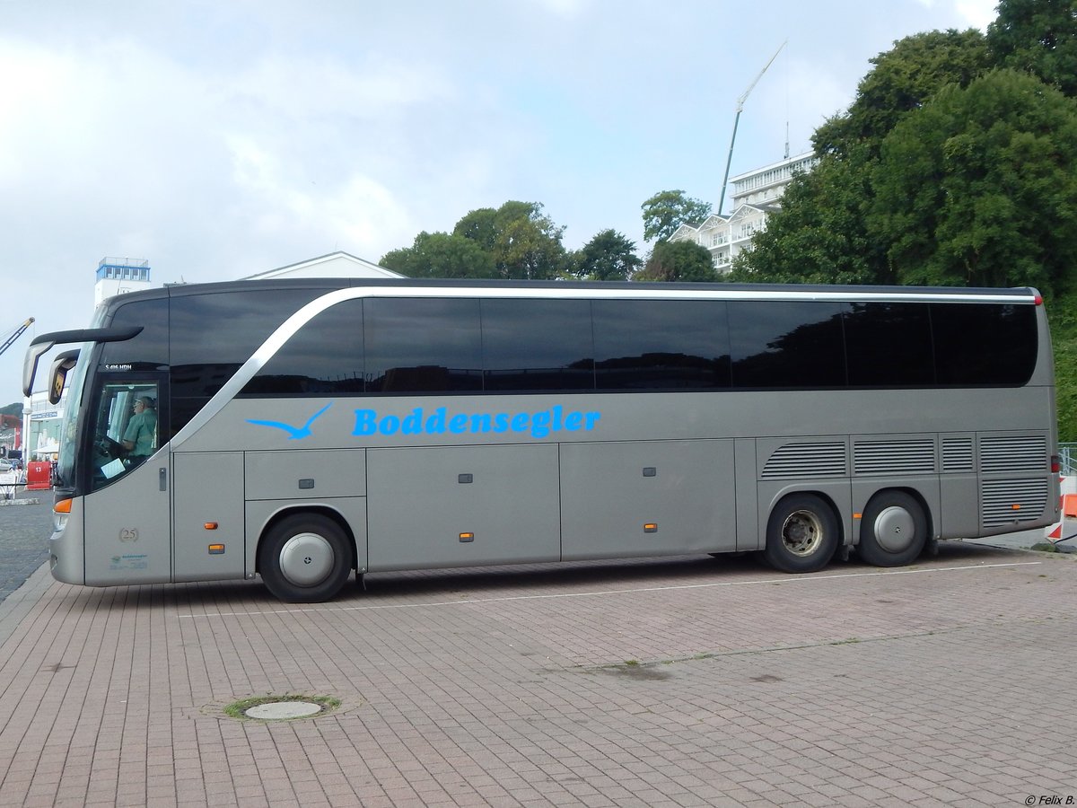 Setra 416 HDH von Boddensegler aus Deutschland im Stadthafen Sassnitz.