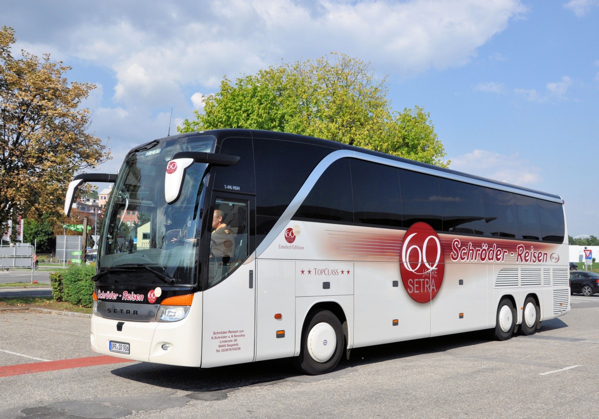 SETRA 416 HDH von SCHR�DER Reisen / Deutschland,August 2013 in Krems.