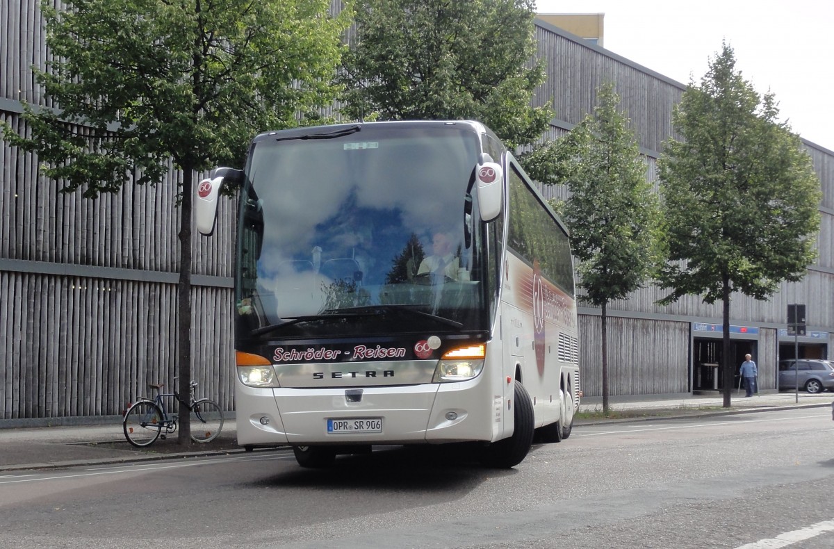 Setra 416 HDH von Schr�der Reisen aus der BRD beim Zoo in Leipzig am 29.Juli 2015 gesehen.