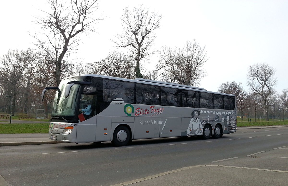 Setra 417 GT-HD von Elite Tours in Wien beim Donauturm gesehen.