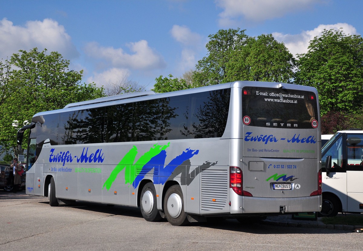 Setra 417 GT-HD von Zw�lfer Reisen aus �sterreich am 18.4.2015 in Krems.