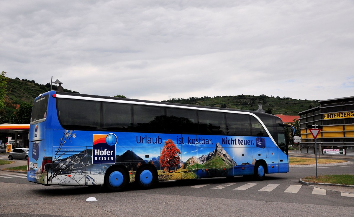 Setra 417 HDH von Albus aus �sterreich im Juni 2015 in Krems.