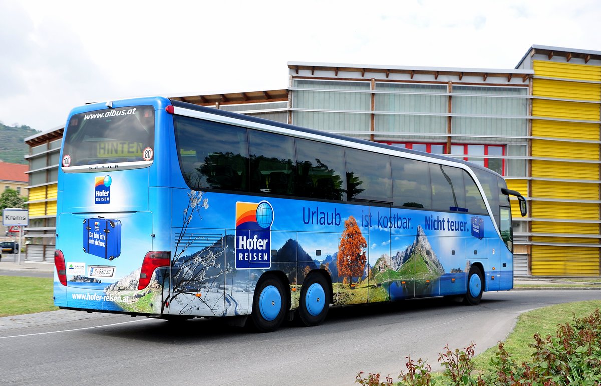 Setra 417 HDH von Albus aus �sterreich in Krems gesehen.