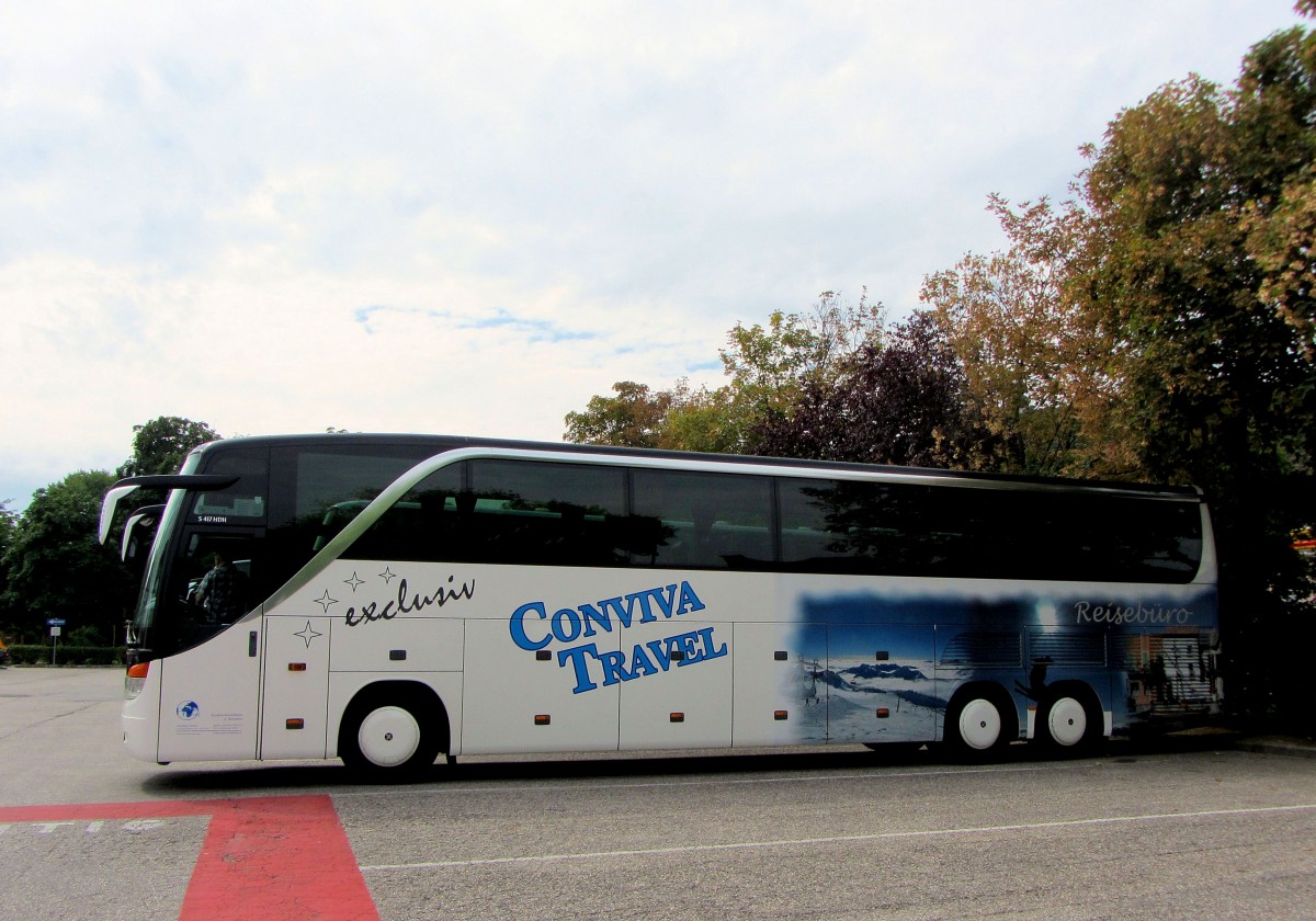 SETRA 417 HDH von CONVIVA Travel.at im Aug. 2013 in Krems.