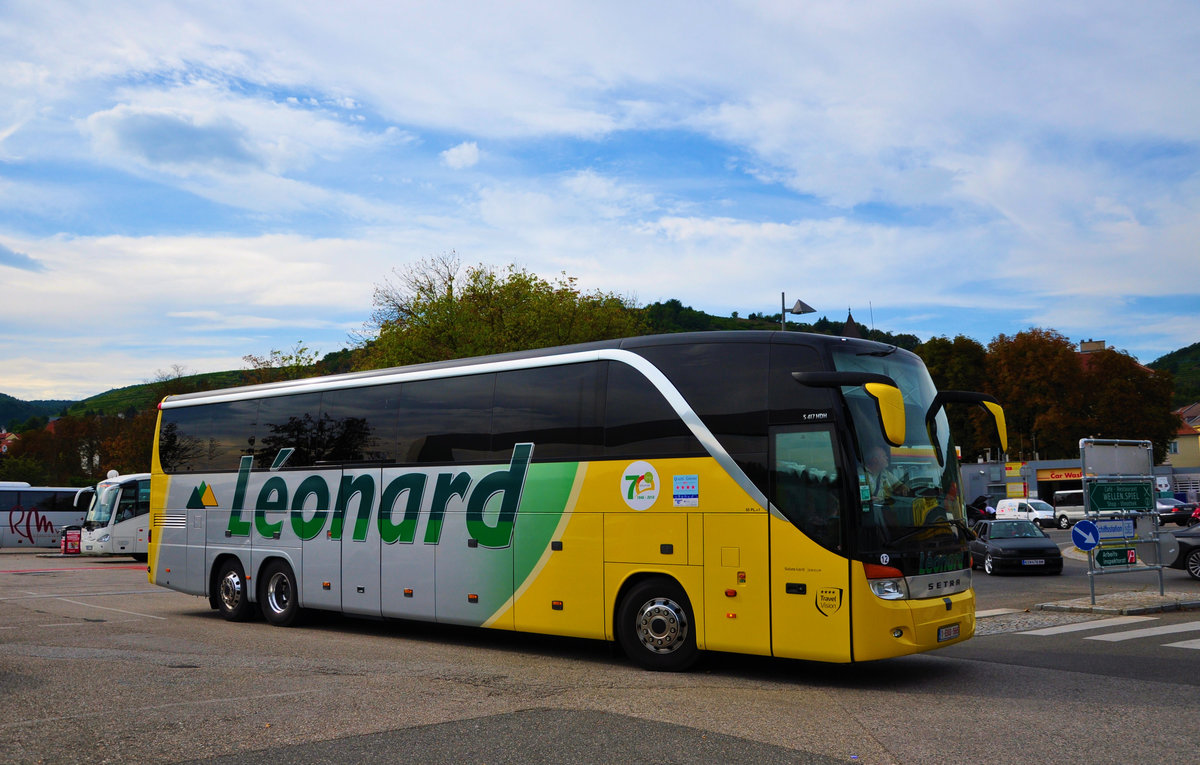 Setra 417 HDH von Leonard Reisen aus Belgien in Krems gesehen.