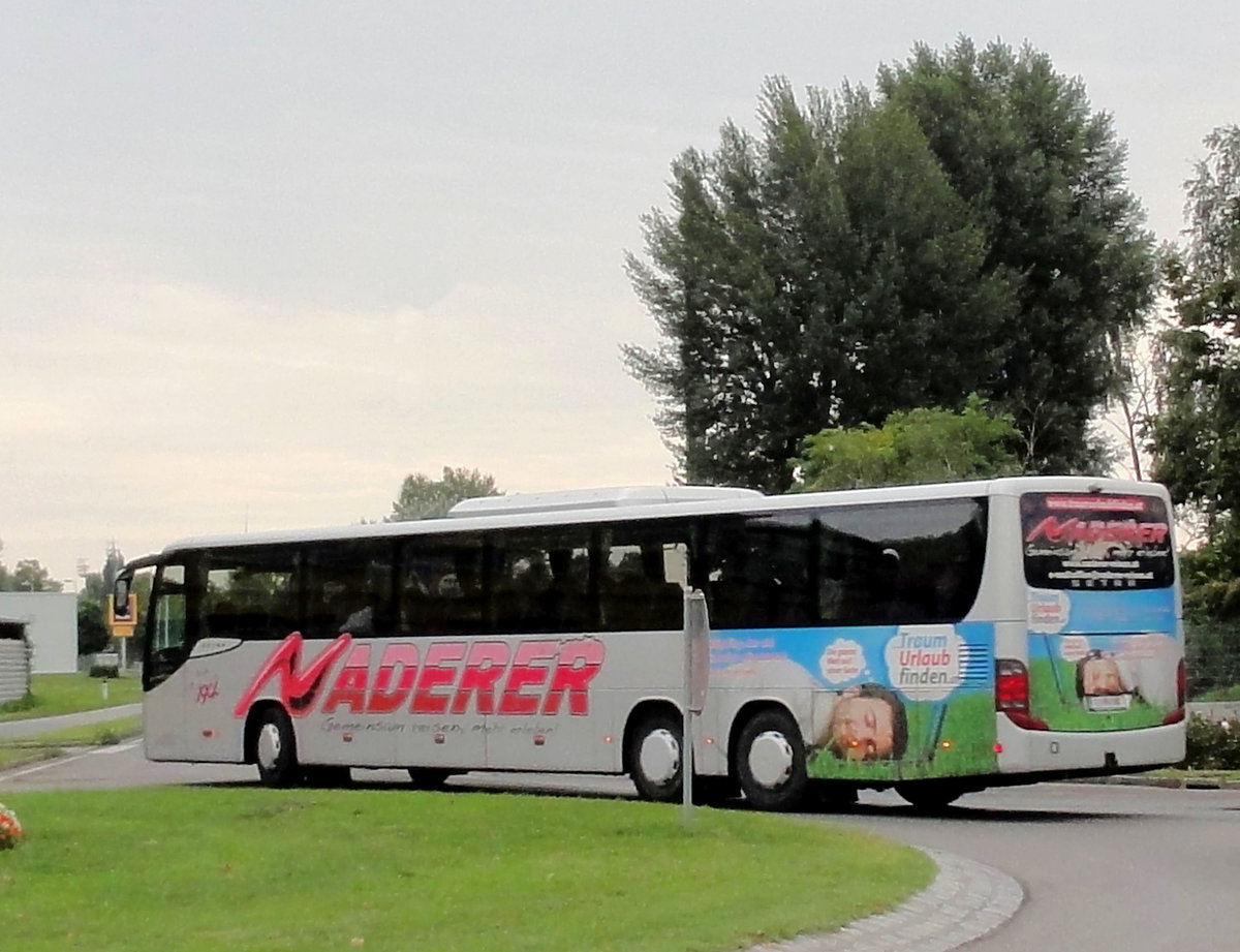 Setra 419 UL von Naderer Reisen aus �sterreich in Krems gesehen.