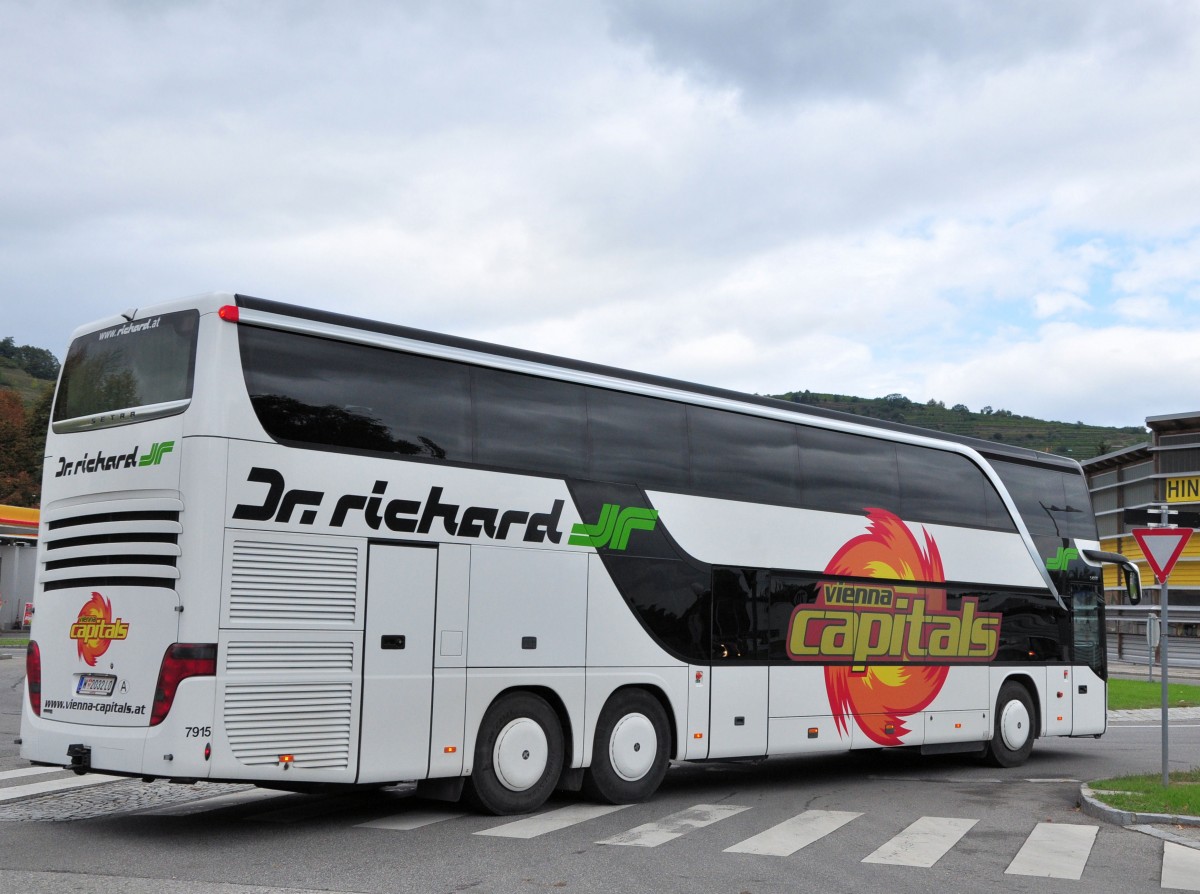 SETRA 431 DT von Dr. RICHARD aus Wien,Mannschaftsbus der Wiener Capitals/Eishockey,im September 2013 in Krems gesehen.