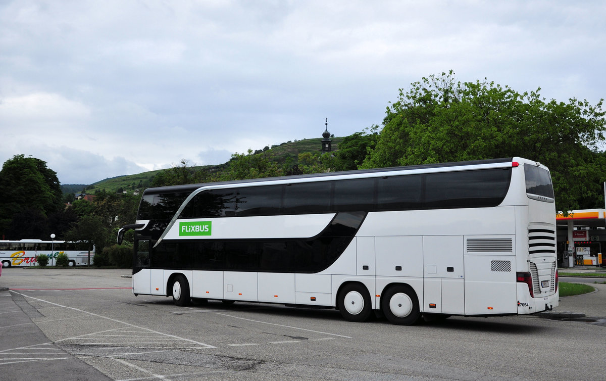 Setra 431 DT Flixbus von Dr. Richard Reisen aus sterreich in Krems unterwegs.