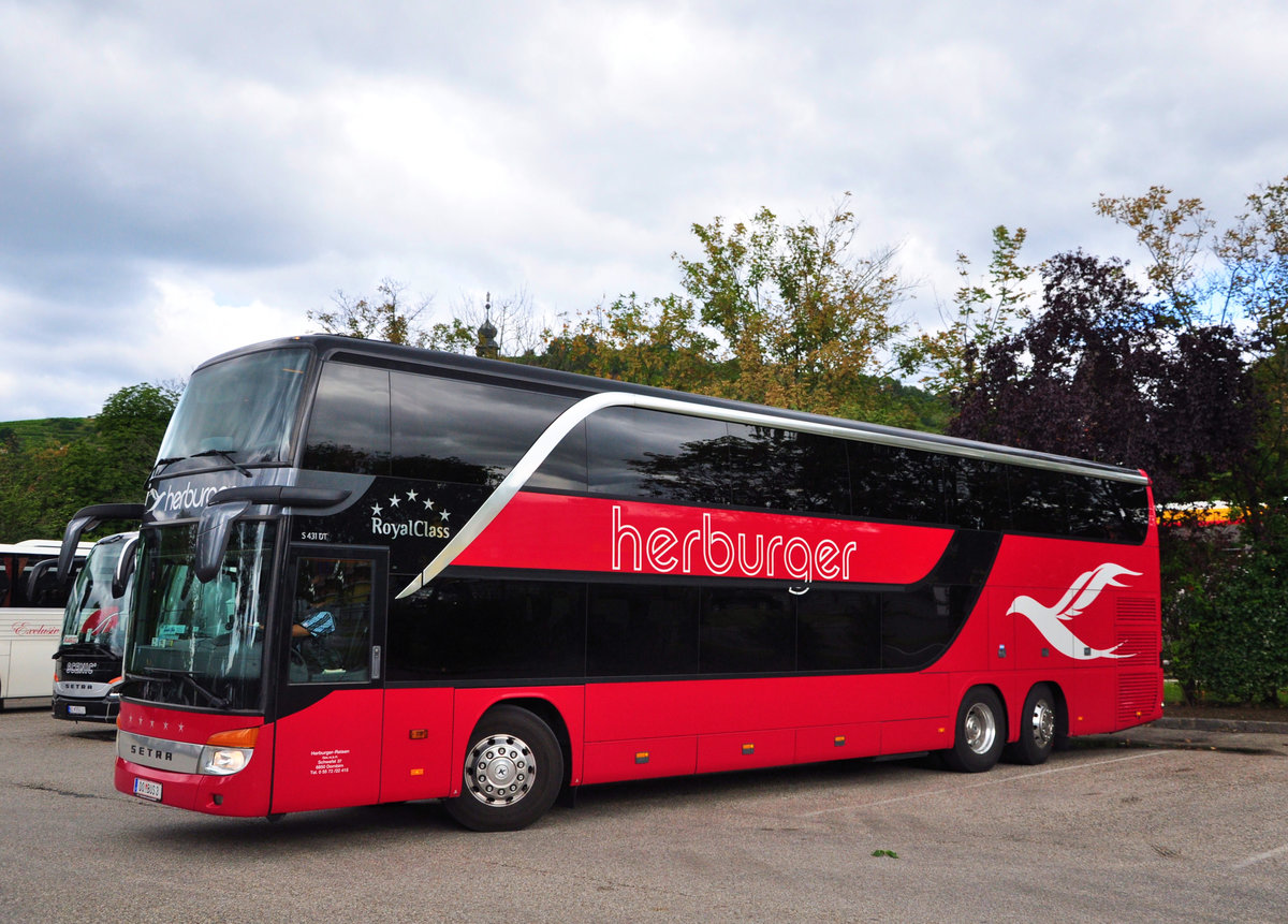 Setra 431 DT von Herburger Reisen aus �sterreich in Krems gesehen.
