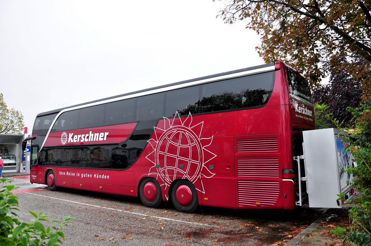 Setra 431 DT von Kerschner Reisen aus Nieder�sterreich am 13.9.2014 in Krems gesehen.