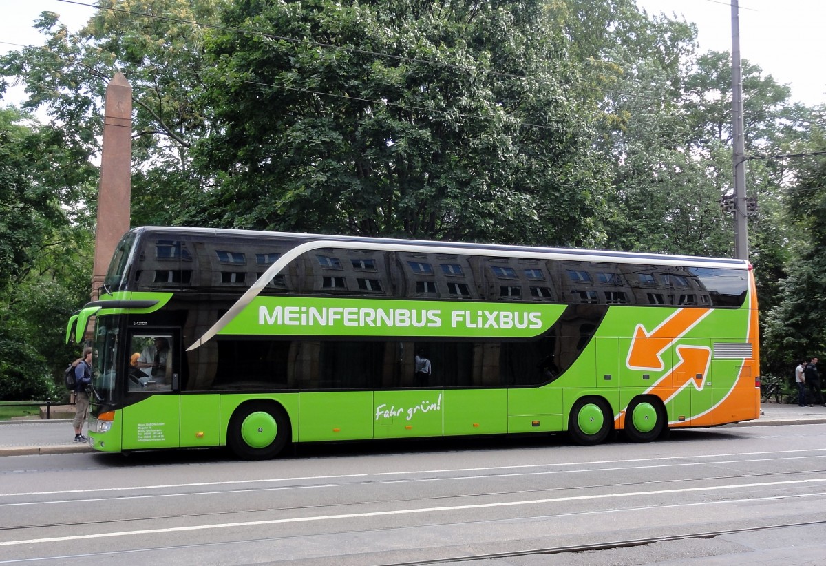 Setra 431 DT von MEINFERNBUS Flixbus am 29.7.2015 beim Hpt.Bahnhof in Leipzig gesehen.