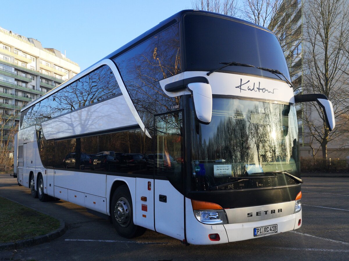 Setra 431 DT von Red Car aus Deutschland mit Anh�nger in Neubrandenburg.