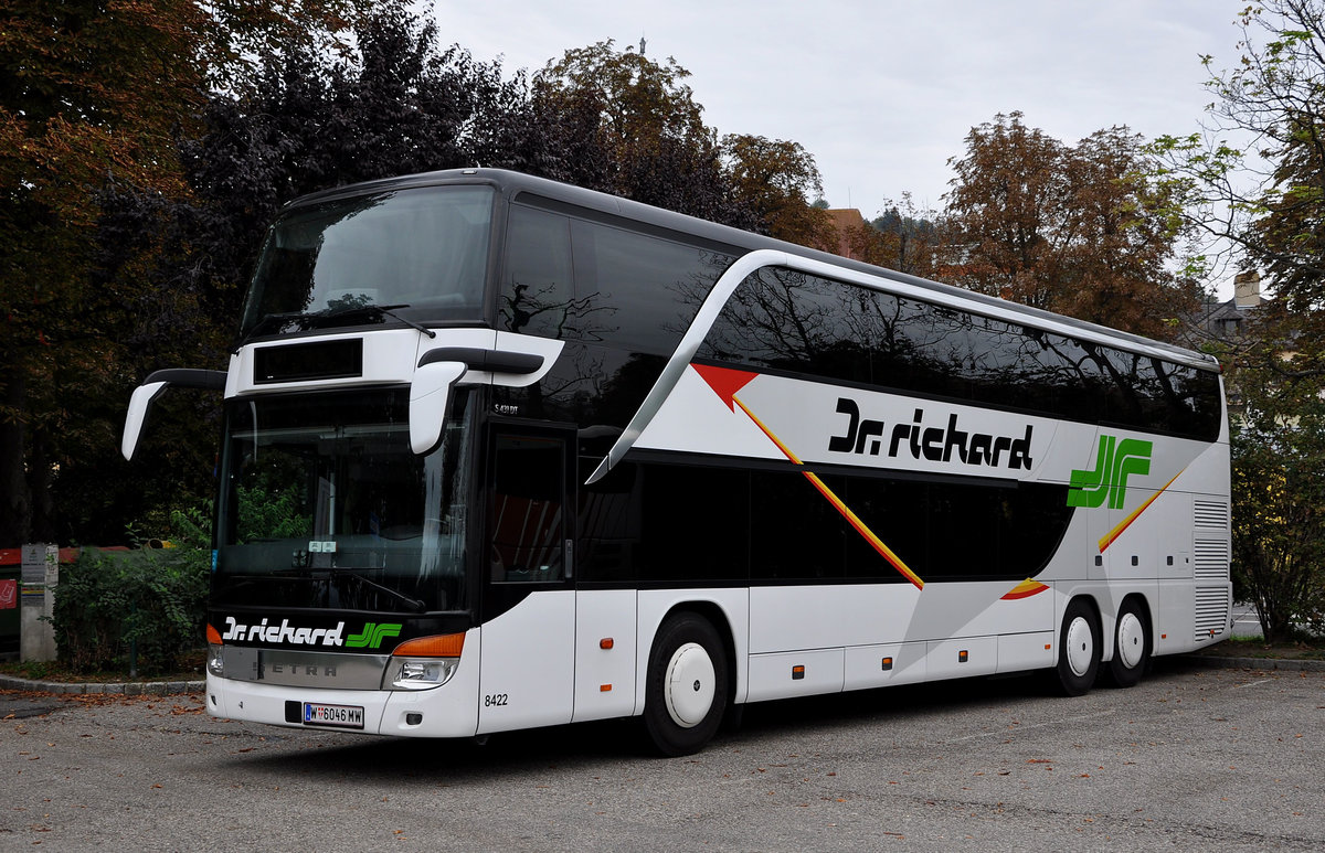 Setra 431 TD von Dr. Richard aus Wien in Krems gesehen.