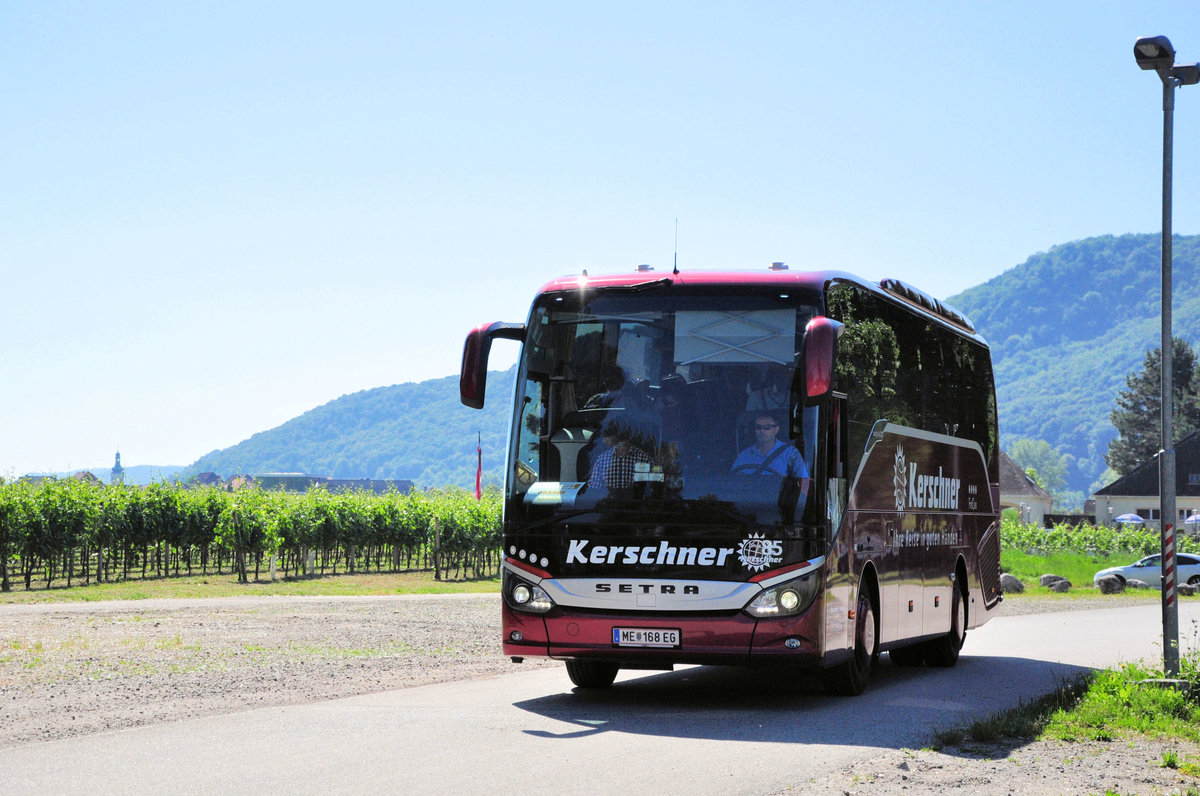 Setra 511 HD von Kerschner Reisen/Reisebro aus Niedersterreich in Drnstein bei Krems gesehen.