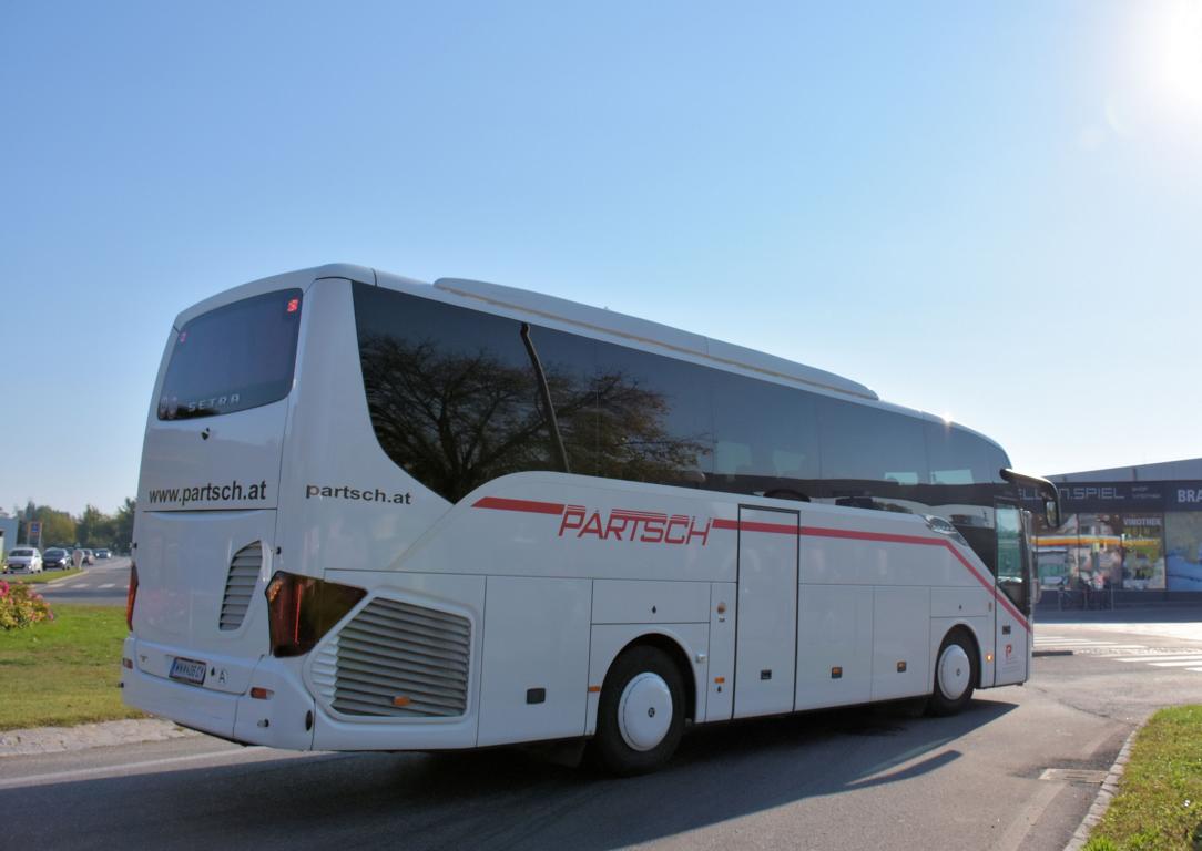 Setra 511 HD von PARTSCH Reisen aus sterreich 09/2017 in Krems.