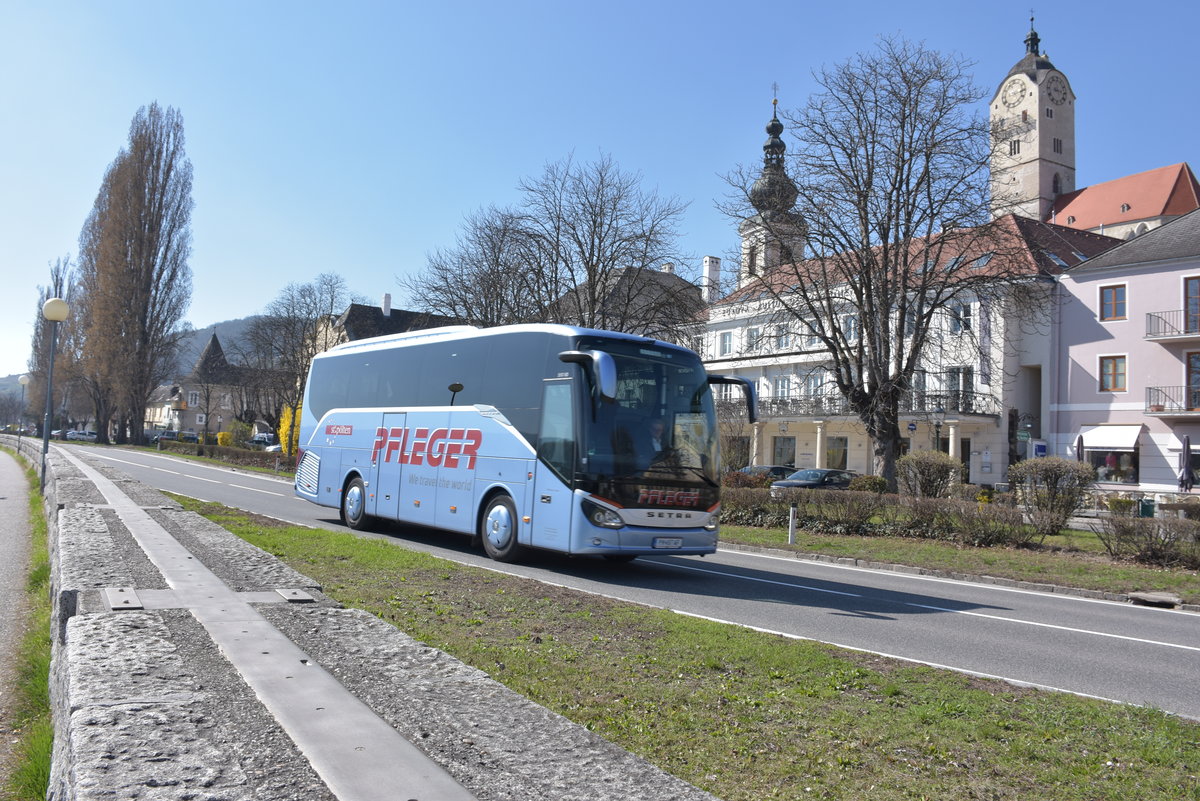 Setra 511 HD von Pfleger Reisen aus Nieder�sterreich in Krems.