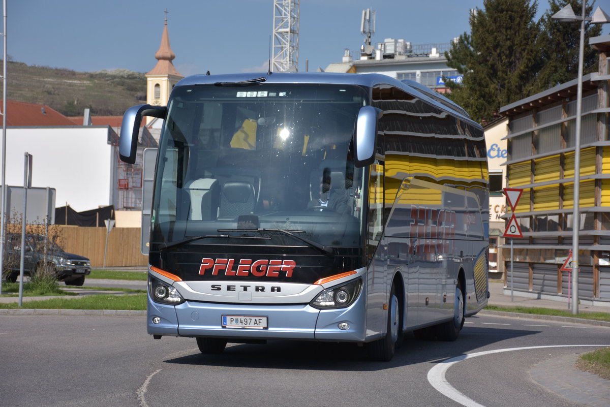 Setra 511 HD von Pfleger Reisen aus Nieder�sterreich in Krems.