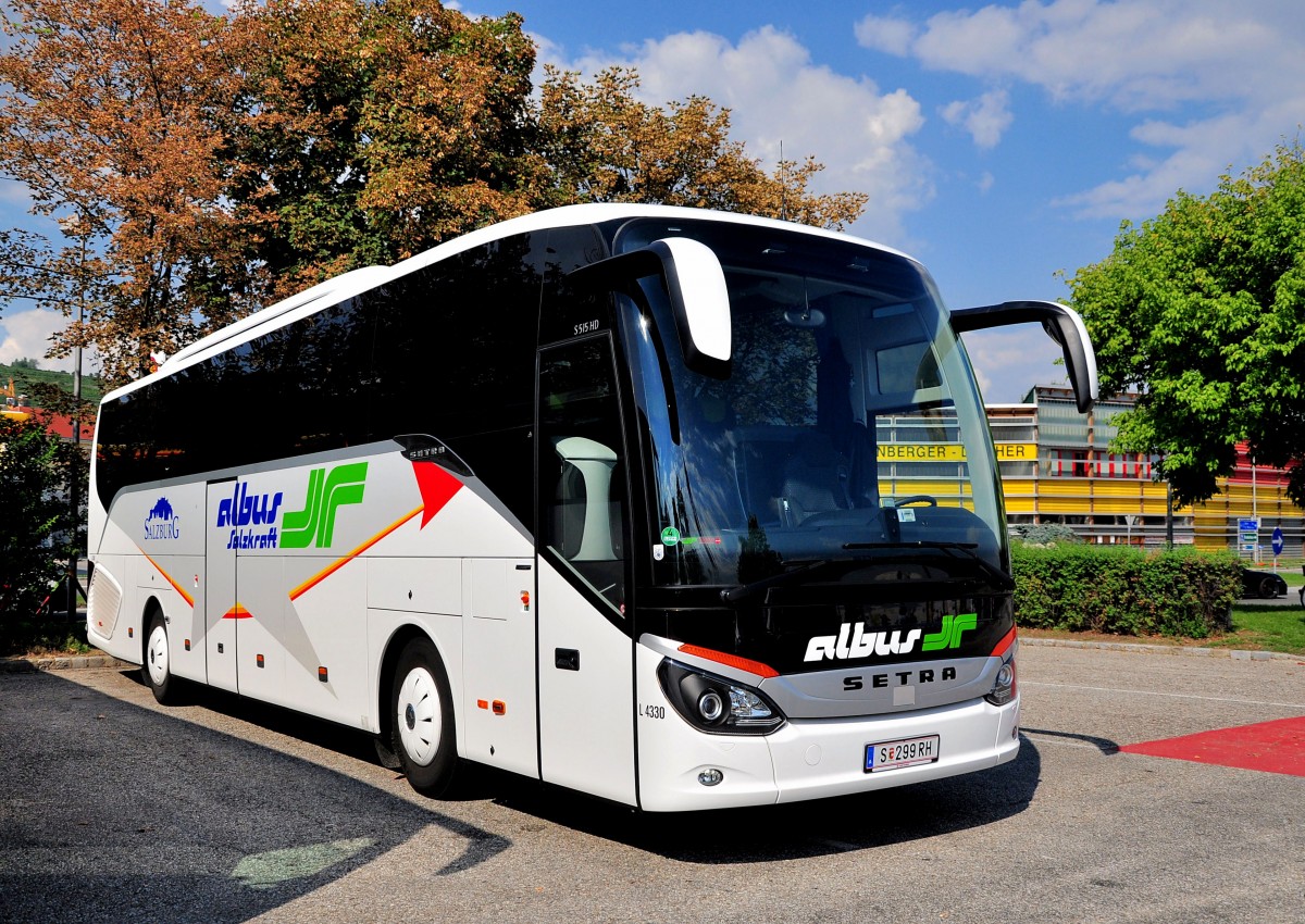 SETRA 515 HD von ALBUS-SALZKRAFT aus �sterreich im August 2013 in Krems an der Donau.