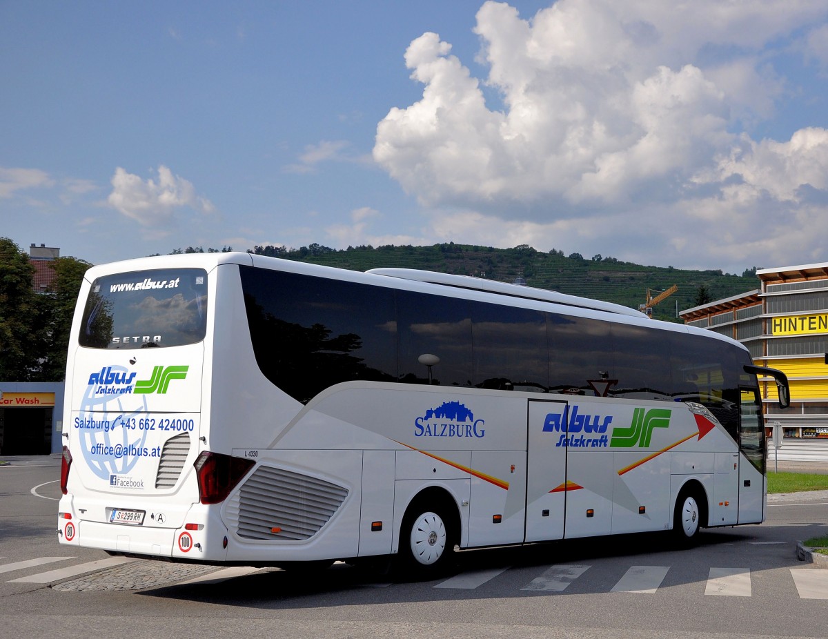 SETRA 515 HD von ALBUS-SALZKRAFT aus �sterreich im August 2013 in Krems an der Donau.