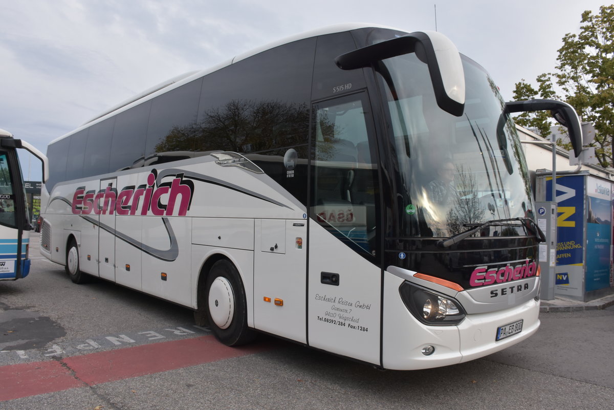 Setra 515 HD von Escherich Reisen aus der BRD 09/2017 in Krems.