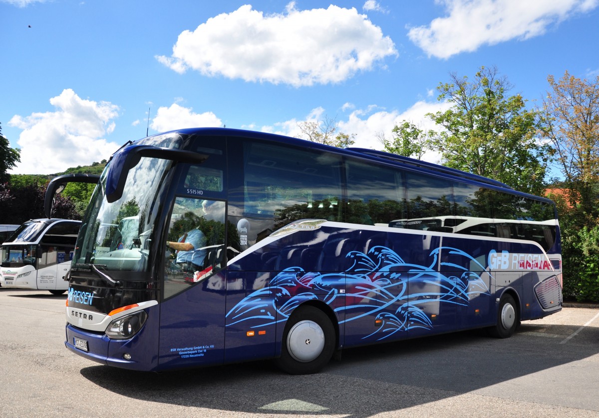 Setra 515 HD von GfB Reisen aus der BRD im Juni 2015 in Krems.