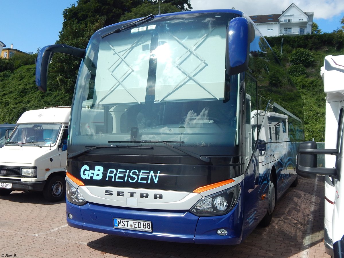 
Setra 515 HD von GFB-Reisen aus Deutschland im Stadthafen Sassnitz.