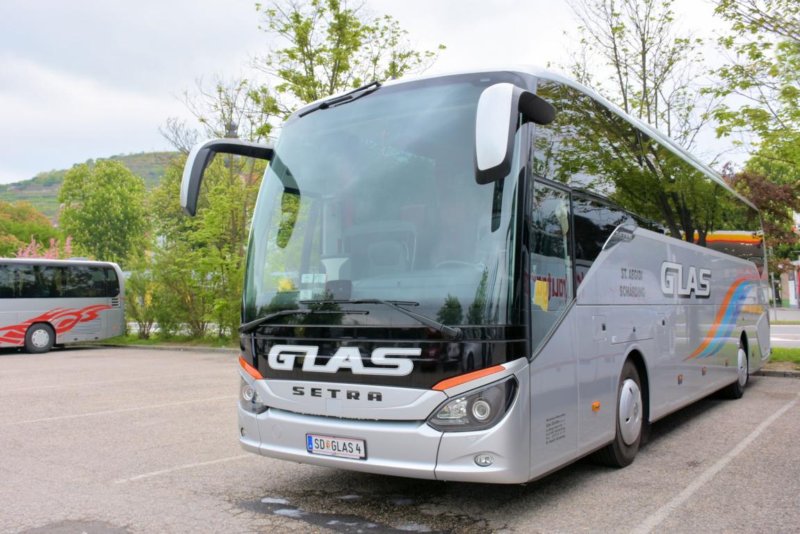 Setra 515 HD von GLAS Reisen aus Ober�sterreich in Krems.