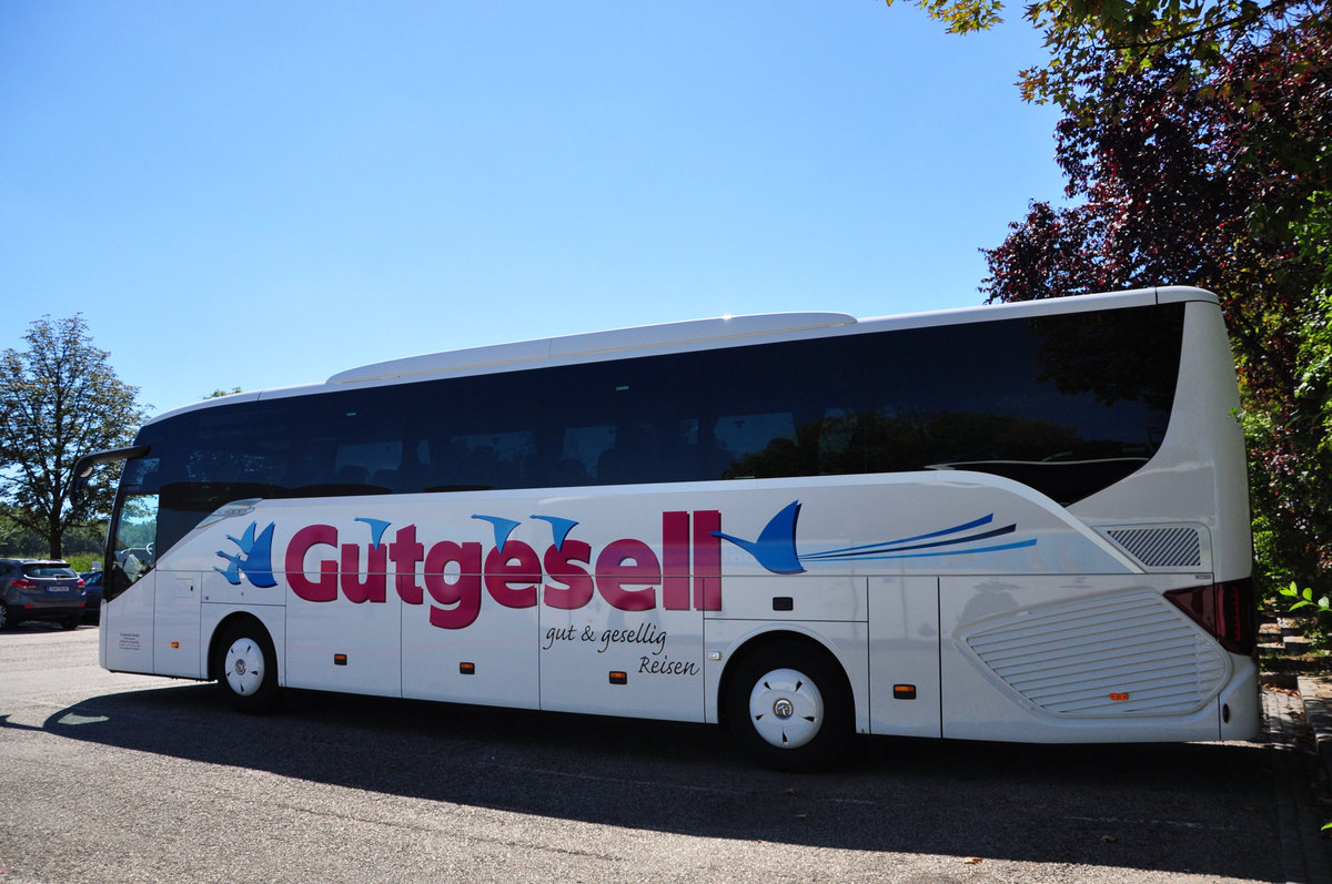 Setra 515 HD von Gutgesell Reisen aus der BRD in Krems gesehen.