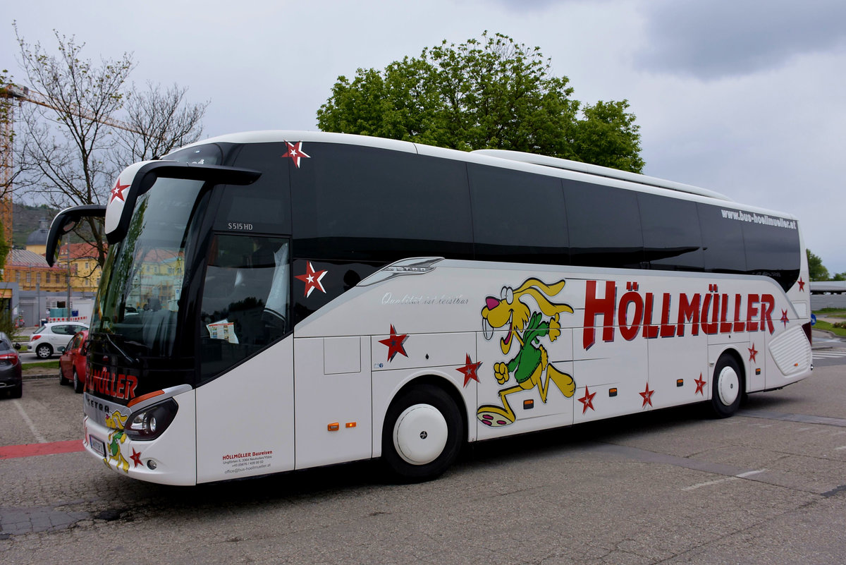 Setra 515 HD von H�llm�ller Reisen aus Nieder�sterreich in Krems.