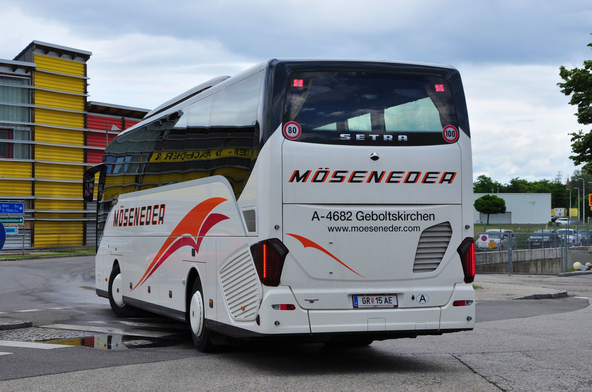 Setra 515 HD von M�seneder Reisen aus �sterreich in Krems gesehen.