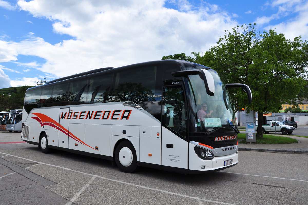 Setra 515 HD von Mseneder Reisen aus sterreich in Krems gesehen.