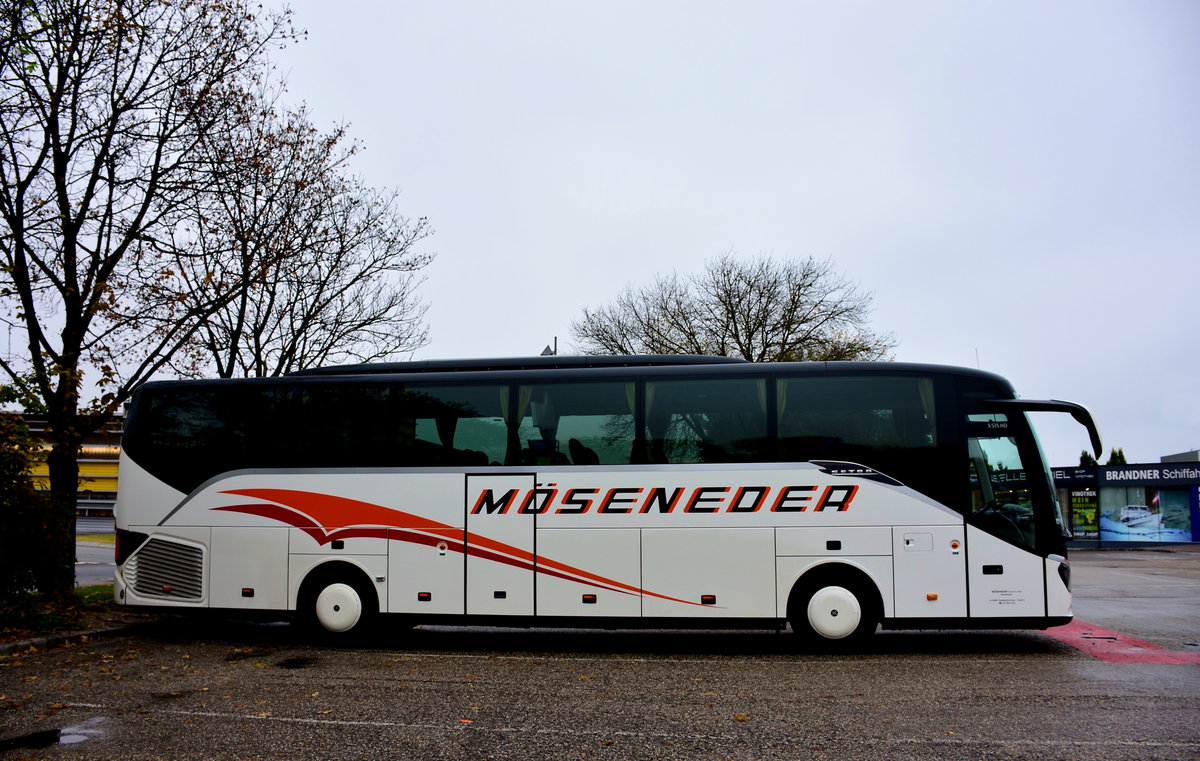 Setra 515 HD von M�seneder Reisen aus �sterreich in Krems.