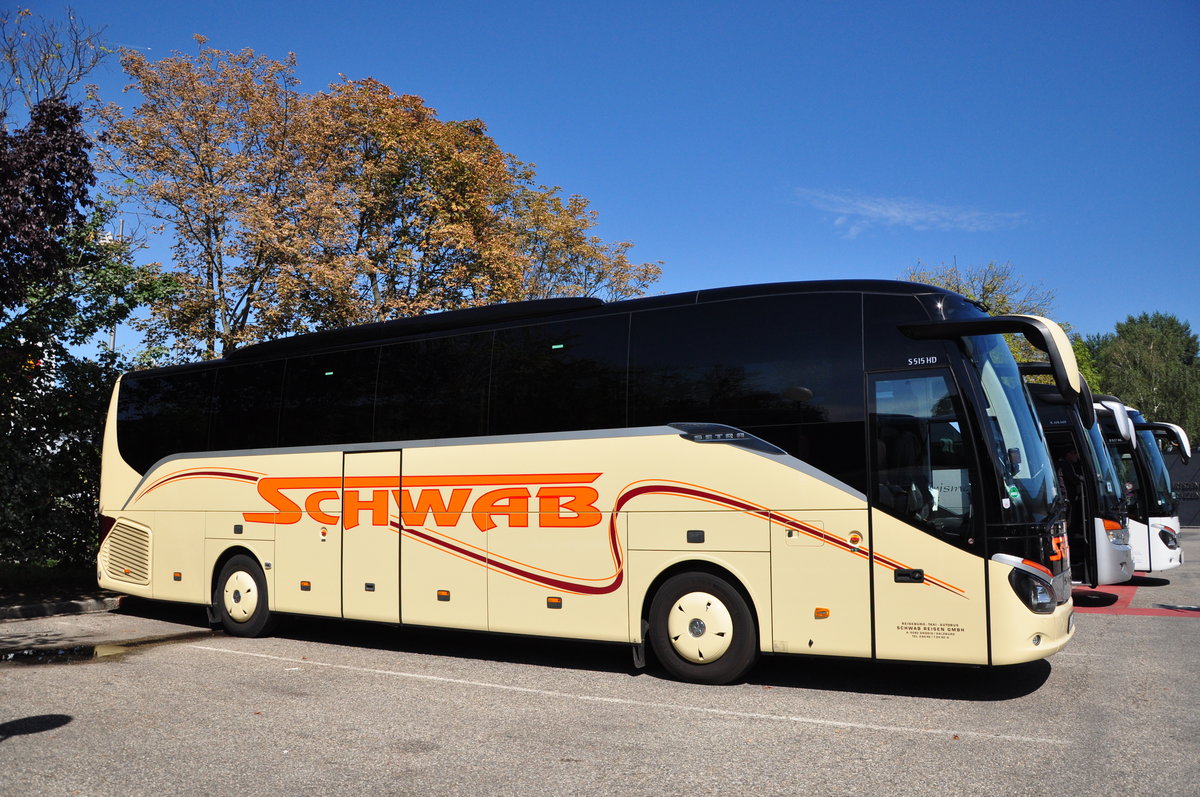 Setra 515 HD von SCHWAB Reisen aus sterreich in Krems gesehen.