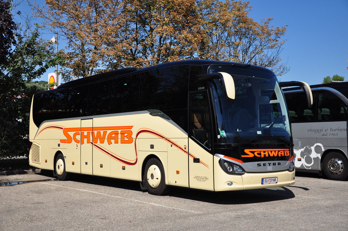 Setra 515 HD von SCHWAB Reisen aus �sterreich in Krems gesehen.