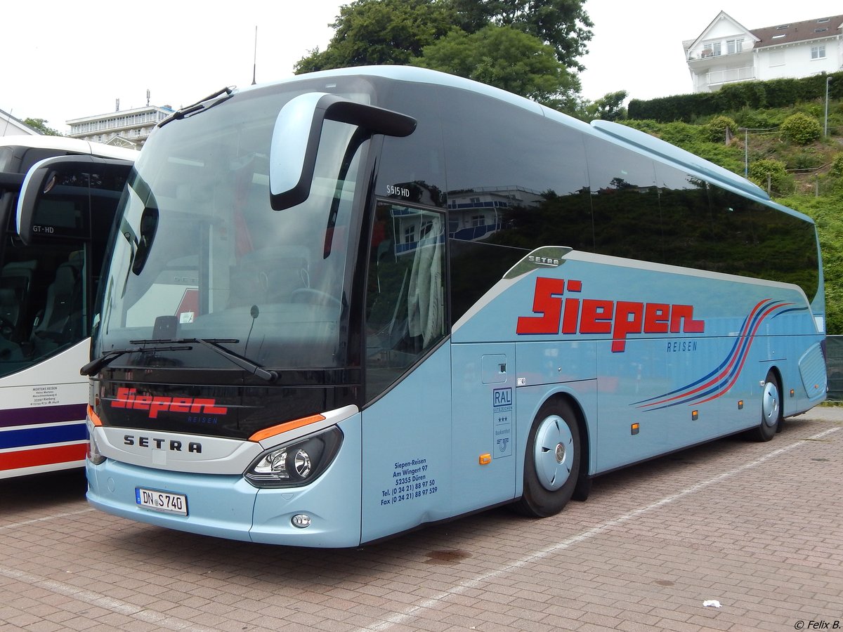 Setra 515 HD von Siepen Reisen aus Deutschland im Stadthafen Sassnitz.