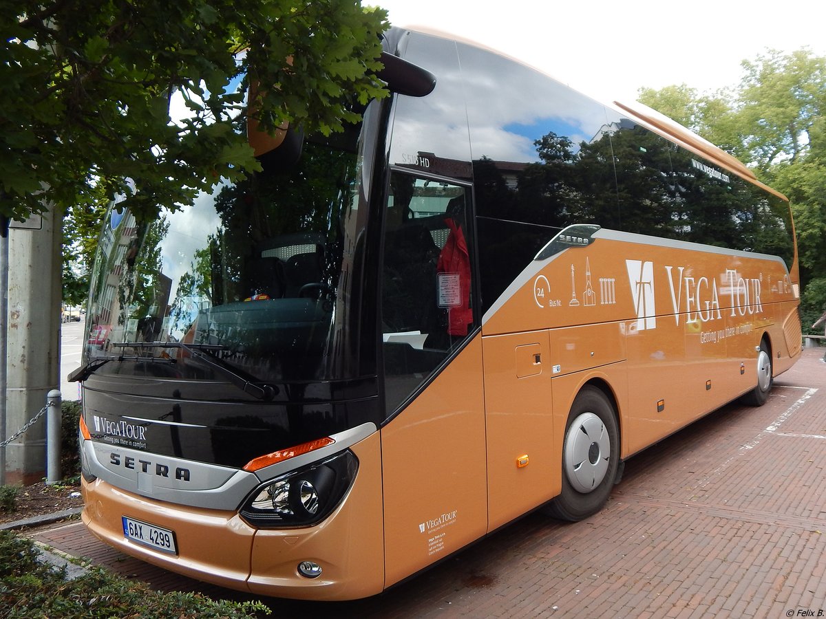 Setra 515 HD von Vega Tour aus Tschechien in Ulm.