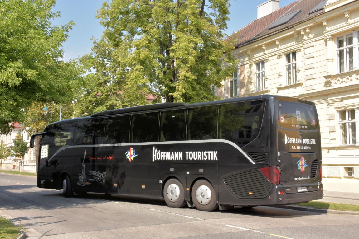 Setra 517 HD von H�ffmann Reisen aus der BRD 2018 in Krems.
