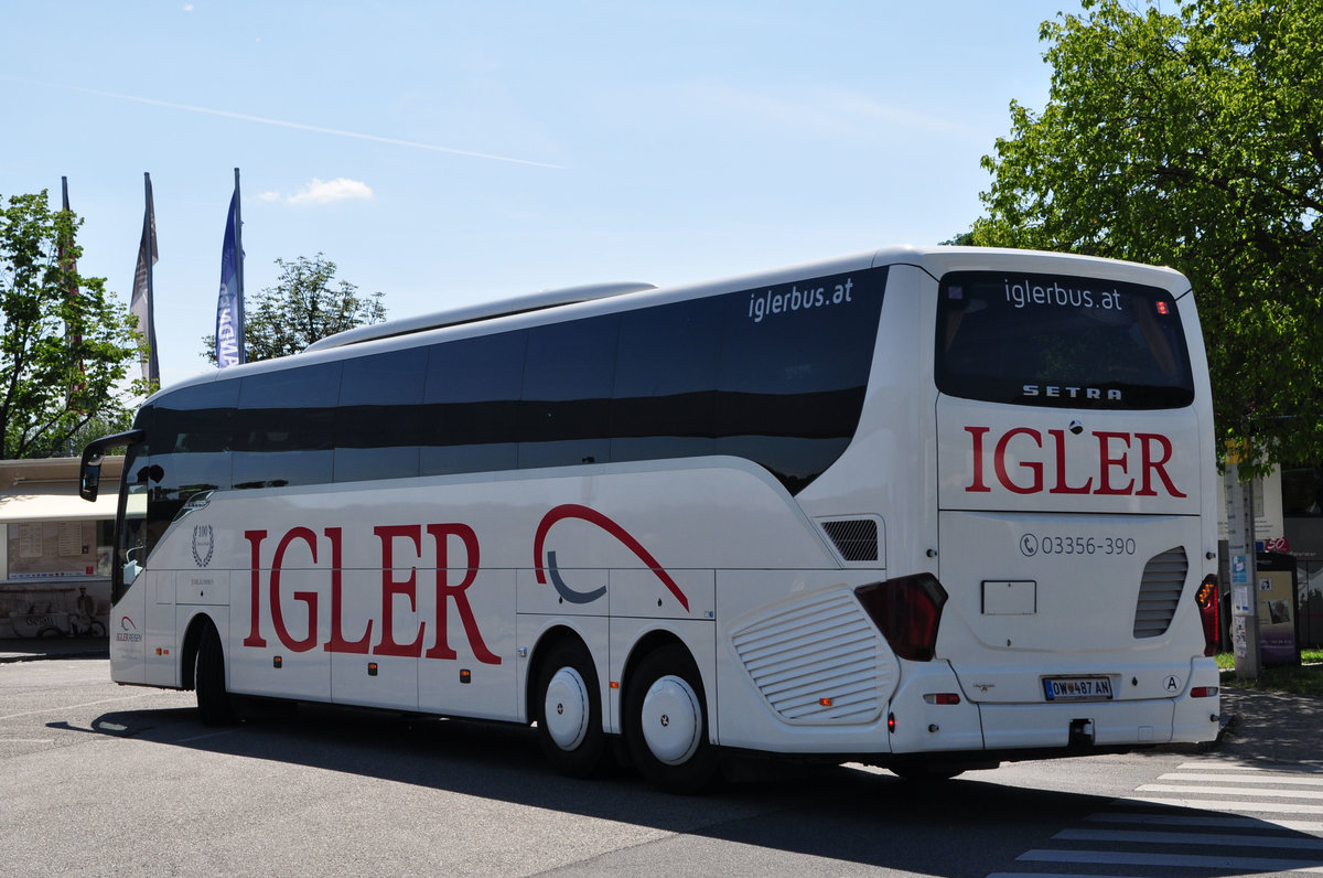 Setra 517 HD von IGLER Reisen aus sterreich in Krems gesehen.