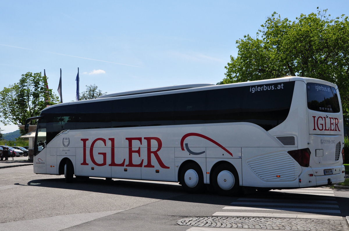 Setra 517 HD von IGLER Reisen aus �sterreich in Krems gesehen.