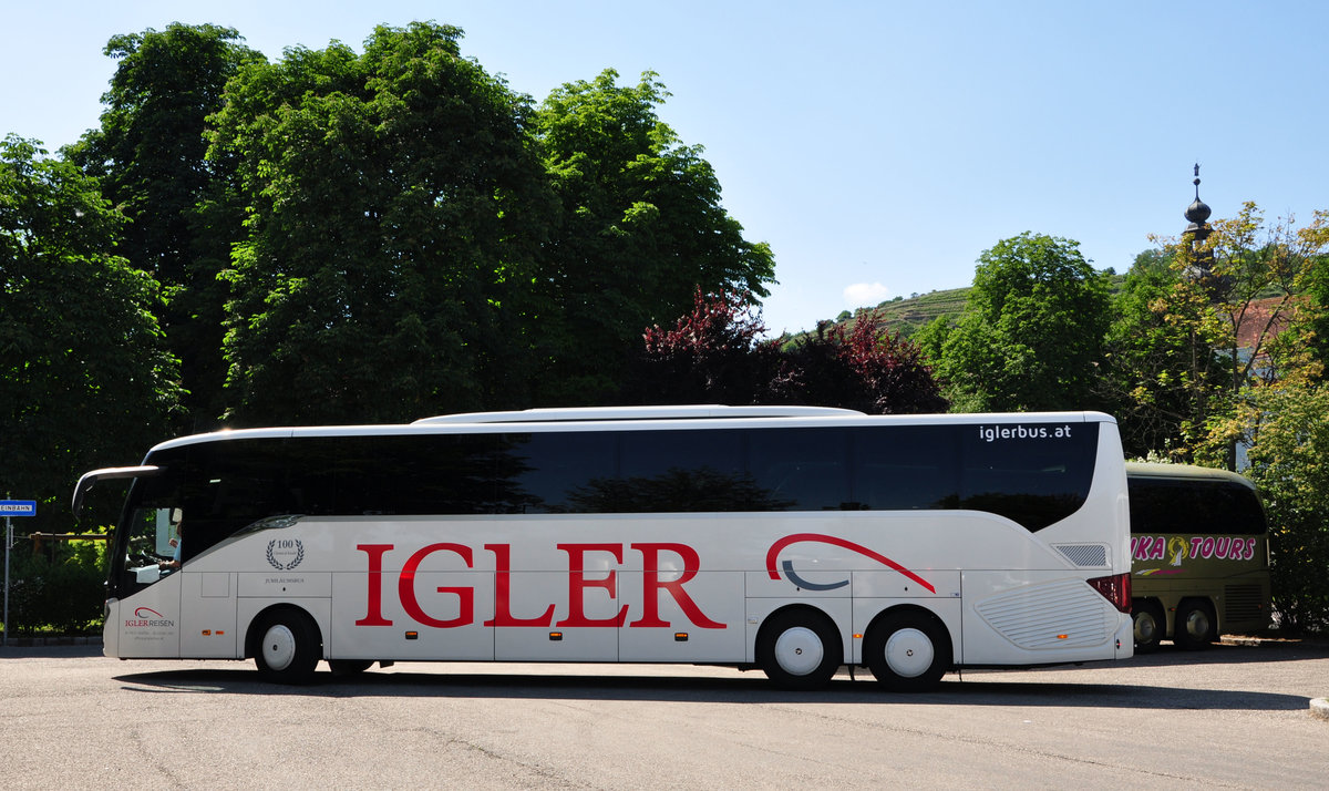 Setra 517 HD von IGLER Reisen aus sterreich in Krems gesehen.