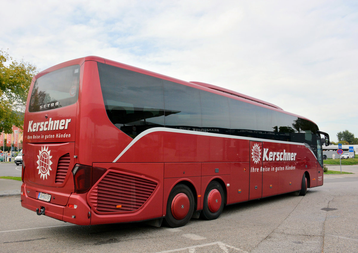 Setra 517 HD vom Reiseb�ro Kerschner aus Nieder�sterreich in Krems gesehen.