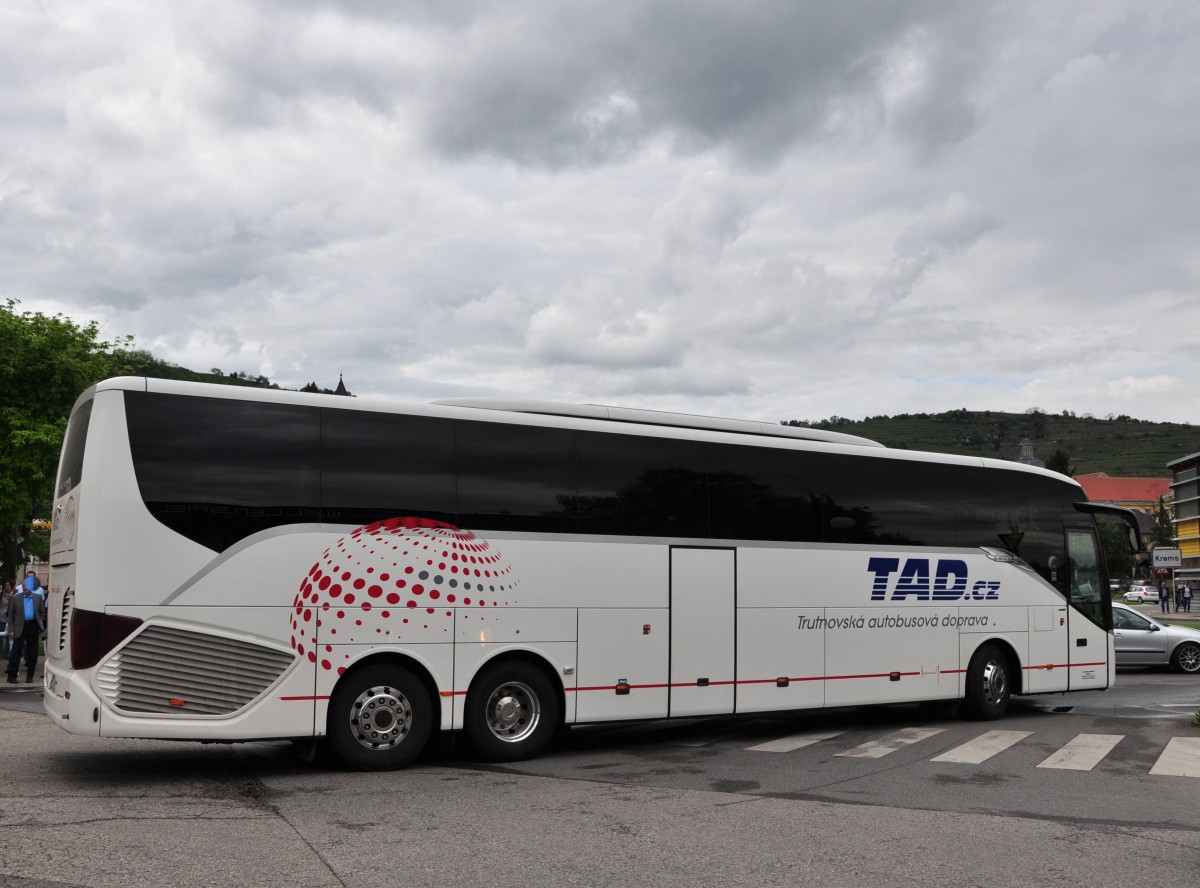 Setra 517 HD von TAD.cz am 9.5.2015 in Krems.