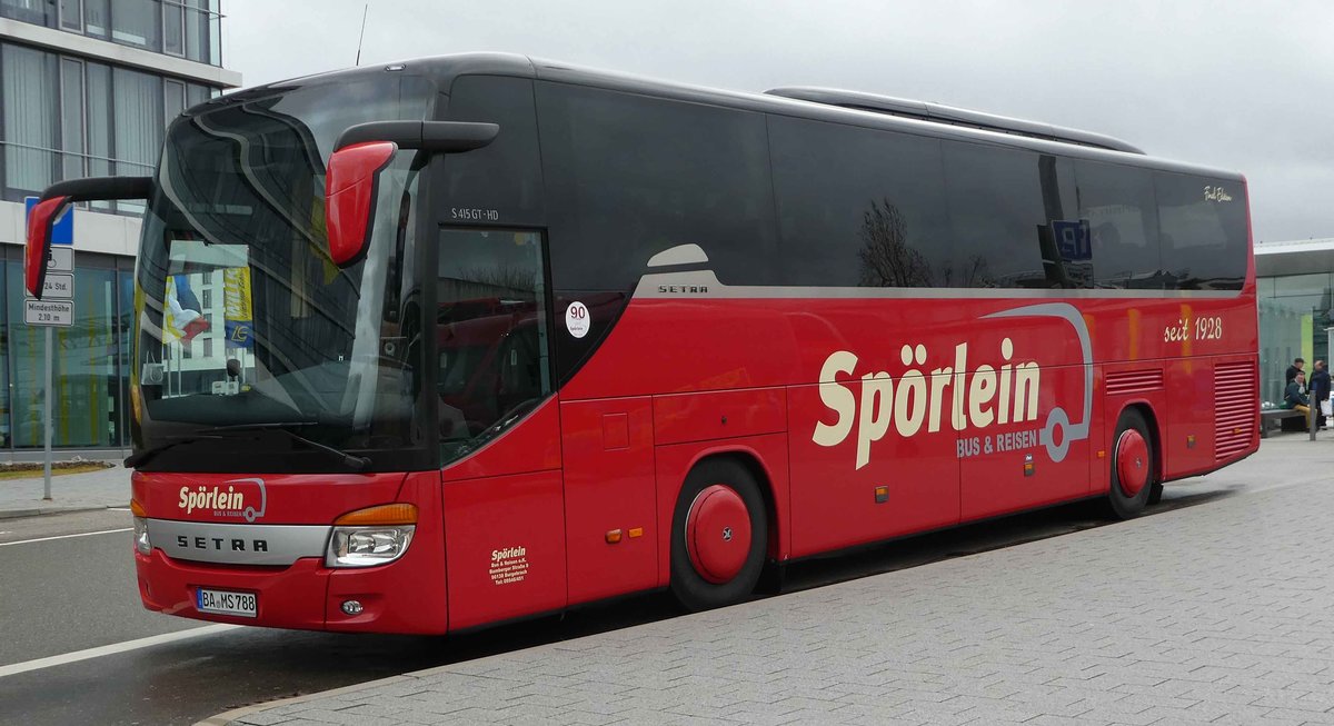 Setra S 415 GT-HD von Sprlein steht bei den Retro Classics 2019 in Stuttgart